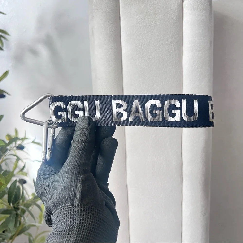 ིྀི ˚𓃹Black Baggu Keychain    ིྀི ˚𓃹 - Picture 2 of 8